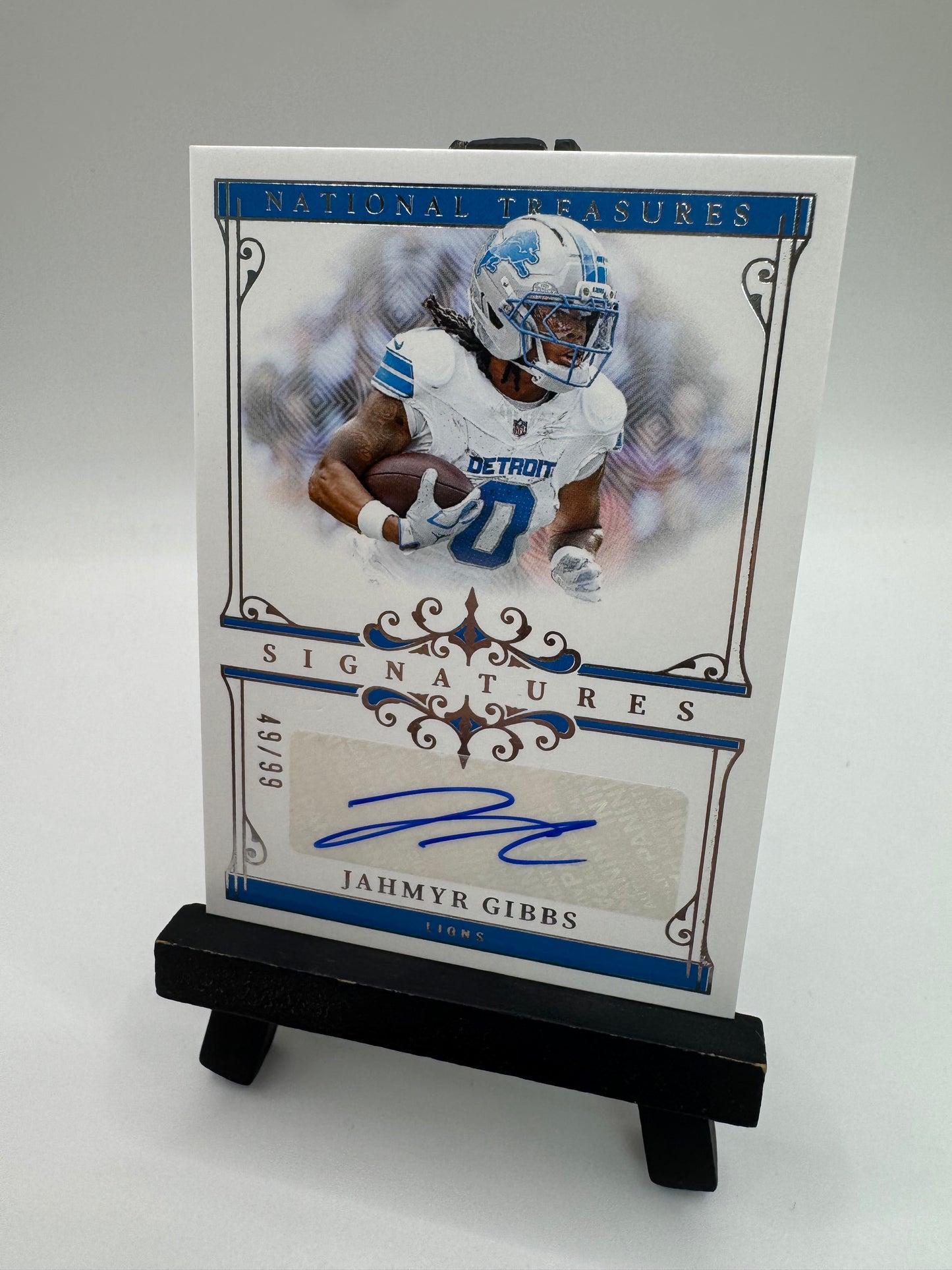2025 Panini National Treasures Autograph /99 Jahmyr Gibbs #SIG-JGS Detroit Lions