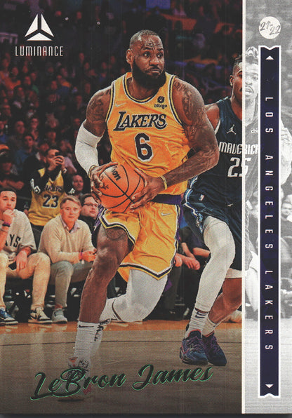 2021 Panini Chronicles Luminance Green LeBron James #259 Los Angeles Lakers