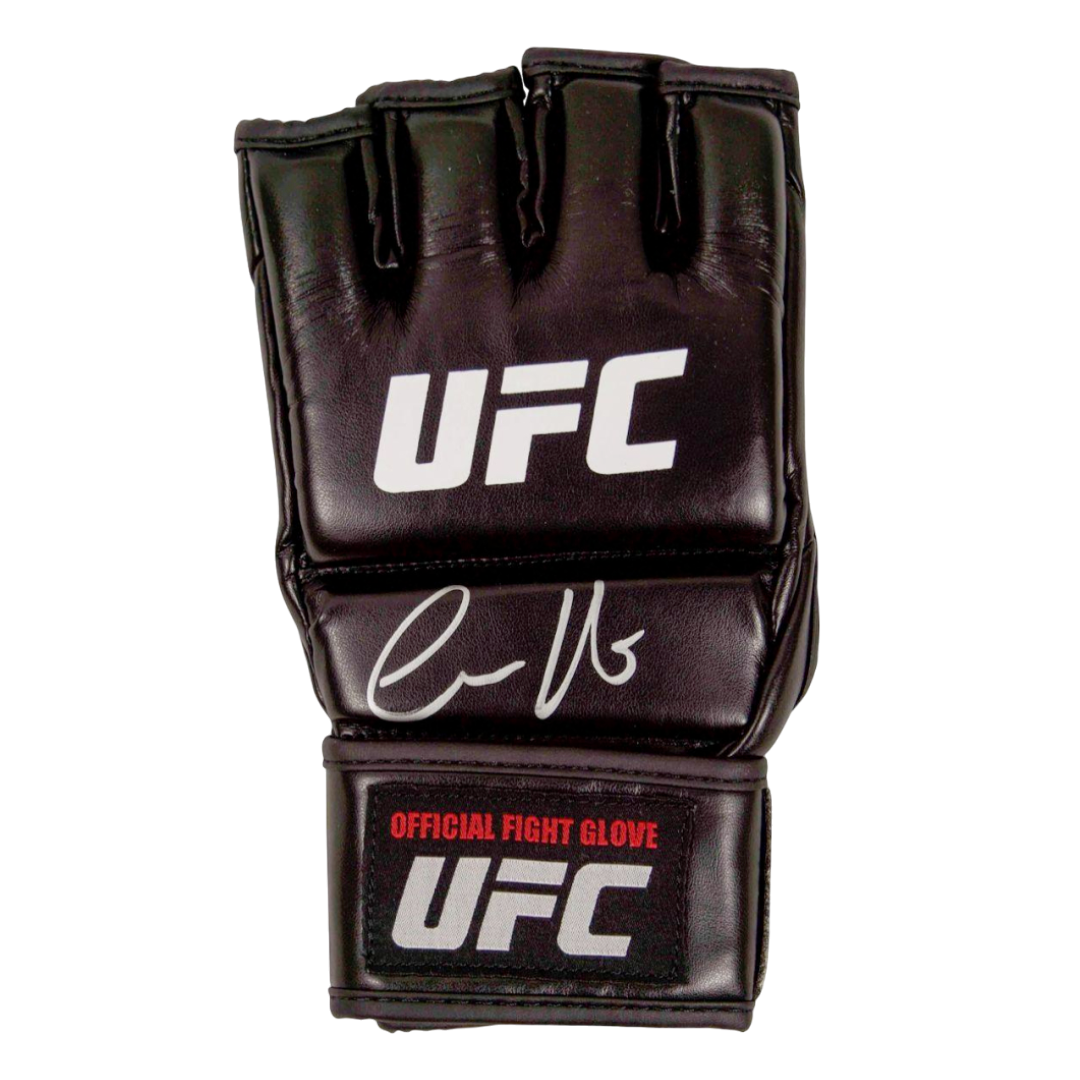 UFC glove signed by Conor McGregor (Beckett)