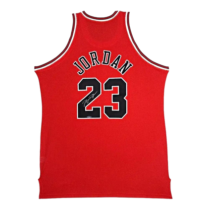 Nike 97-98 Swingman Chicago Bulls Trikot signiert von Michael Jordan (UDA)